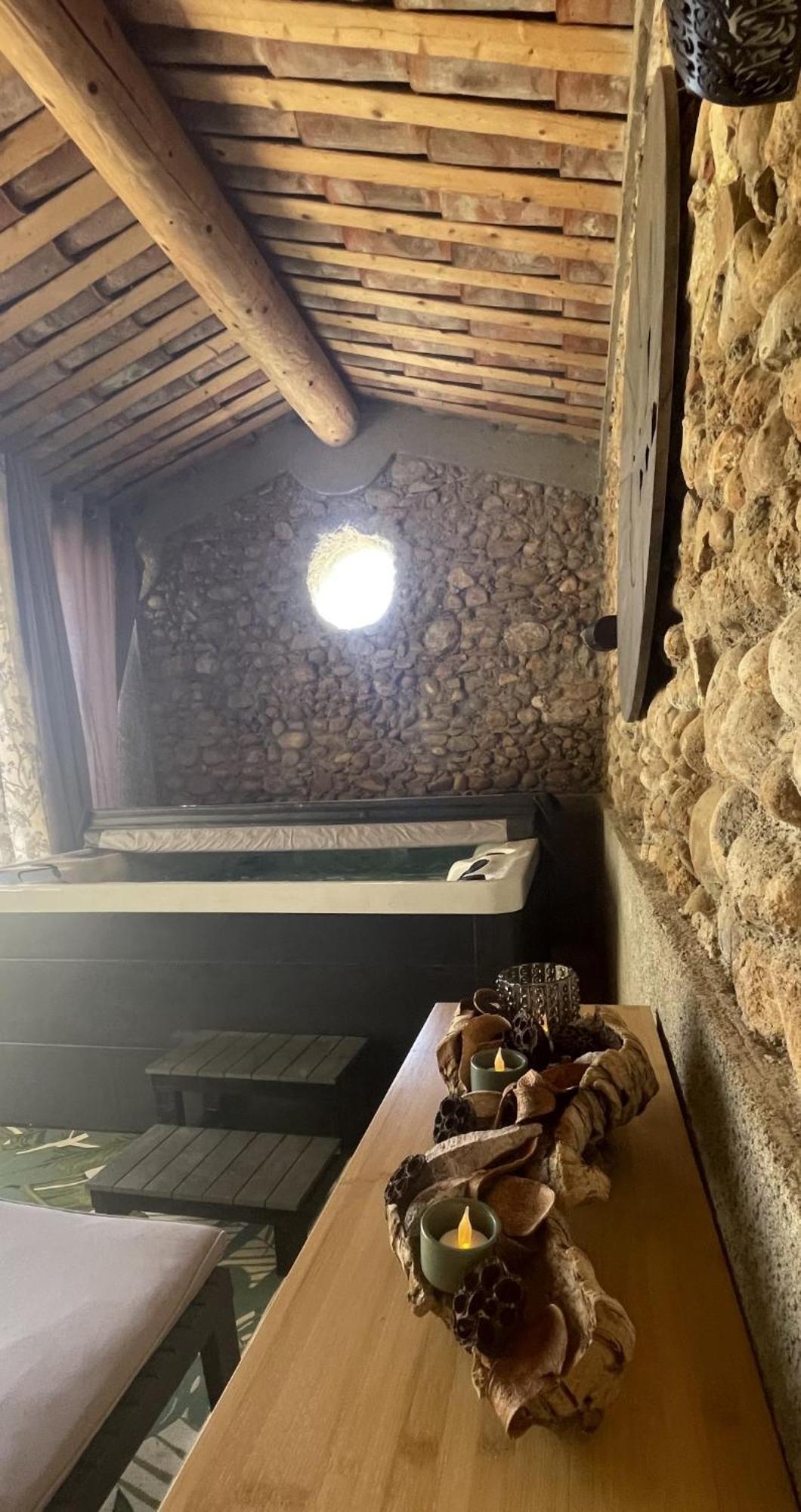 Hotel Les Mazets Du Pas Gréoux-les-Bains Esterno foto